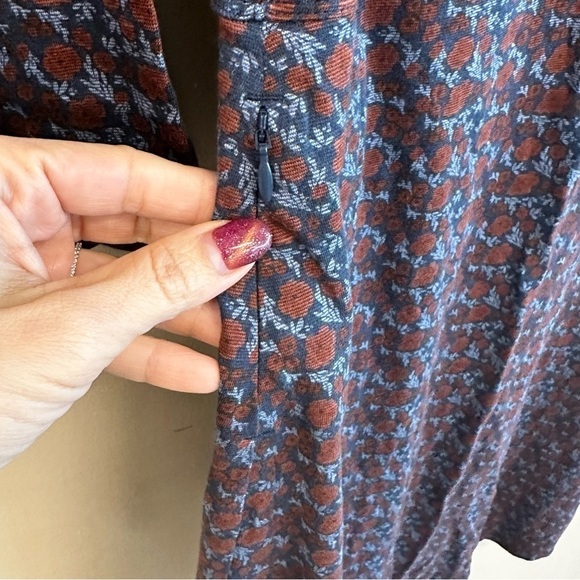 Toad and Co Women’s Navy Floral Rosalinda V-Neck Dress size Small EUC - Picture 4 of 12